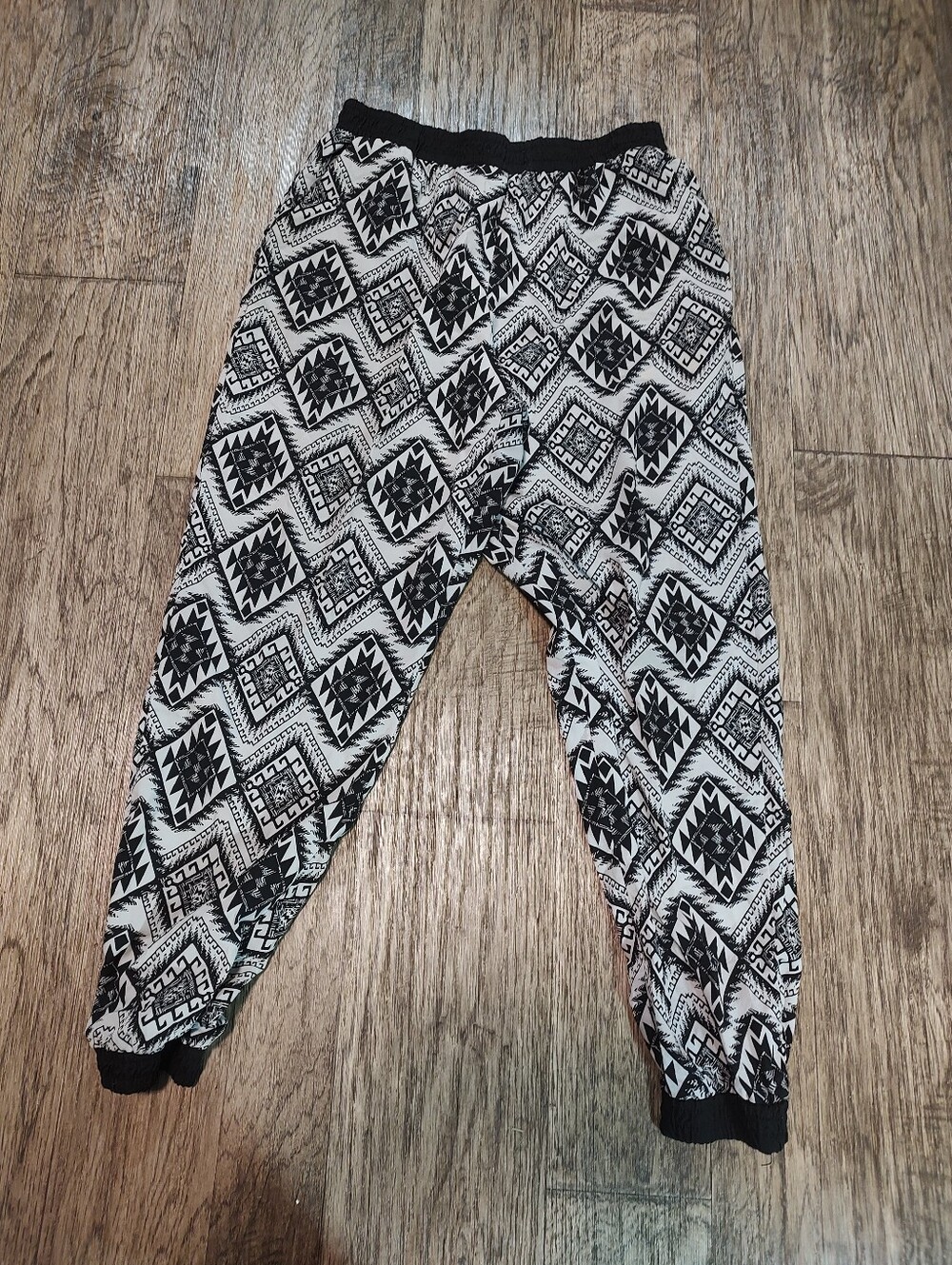 Justify Black and White Geometric Aztec Joggers Size XL